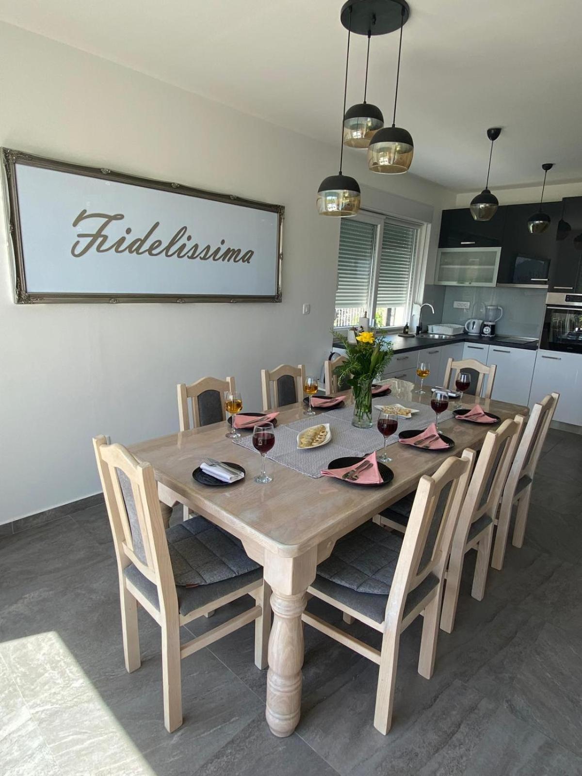 Villa Fidelissima Kastela Dış mekan fotoğraf